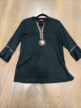 Women’s Black Embellished V-Neck resort style linen Tunic Top medium